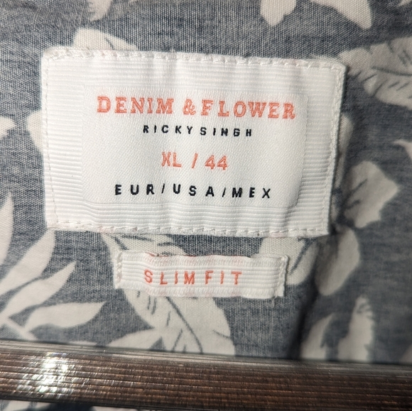 Short sleeve button down shirt - Picture 2 of 4